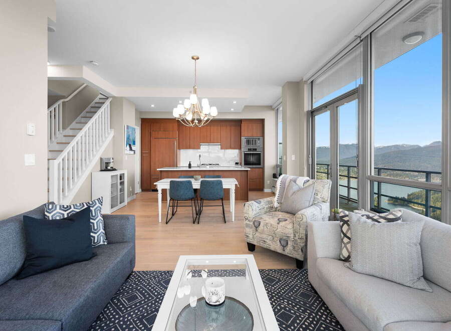 Experience luxury living in this stunning property with breathtaking views.