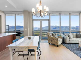 Experience luxury living with breathtaking mountain views in this stunning property.