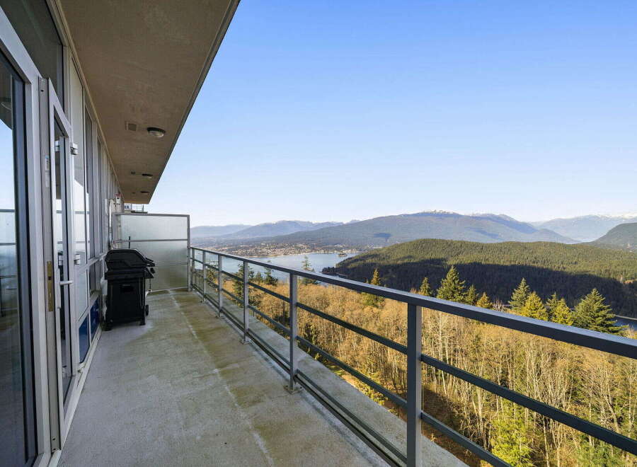 Enjoy breathtaking views from this stunning property! This home features a spacious balcony, perfect for relaxing and taking in the surrounding natural beauty.