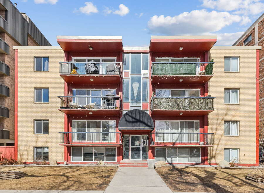 This charming apartment building offers a blend of comfort and convenience.
