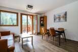 This charming property boasts a bright and airy living space, perfect for relaxation and entertaining.