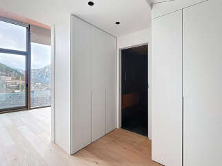 Discover modern living at its finest in this stunning property.