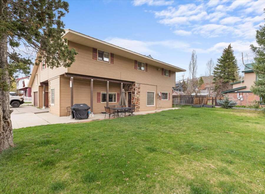 Discover the charm of this stunning property, perfect for those seeking a blend of comfort and style.