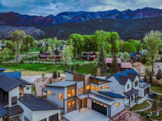 Discover luxury living in this stunning modern home, perfectly situated with breathtaking mountain views.