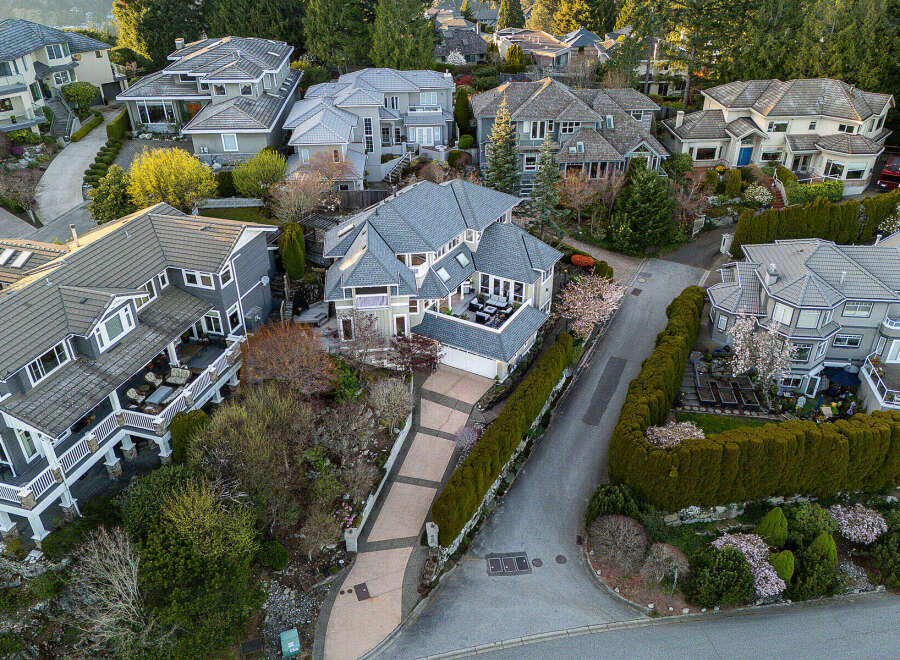 Discover luxury living in this stunning property, showcasing exquisite architectural design and meticulous landscaping.