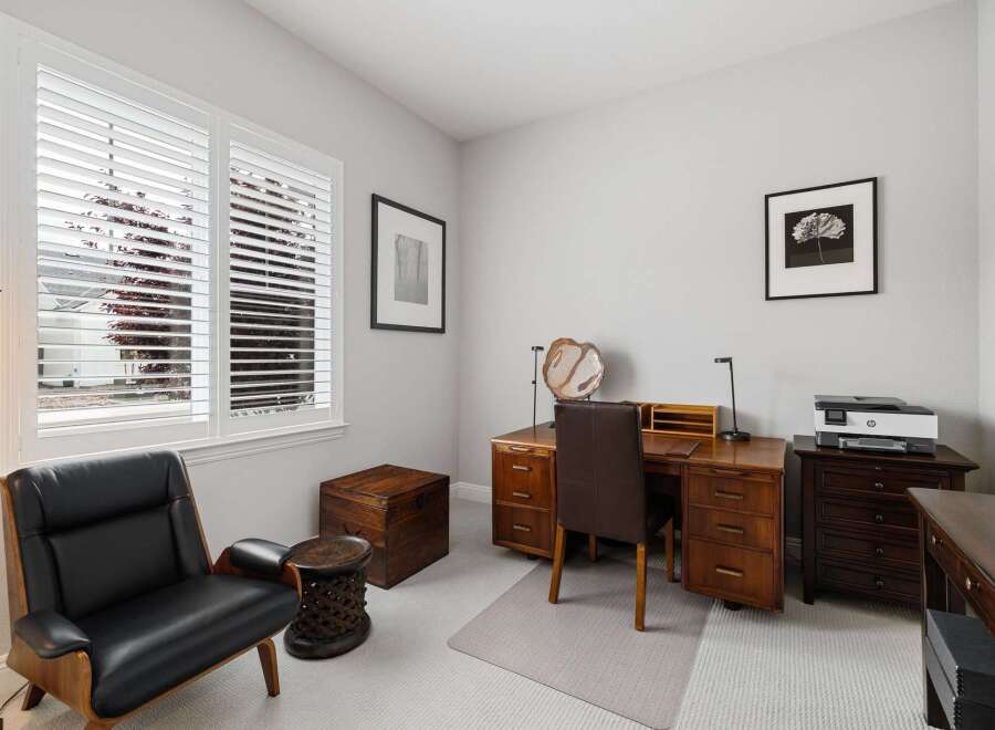 This home office is the perfect space for productivity and focus.