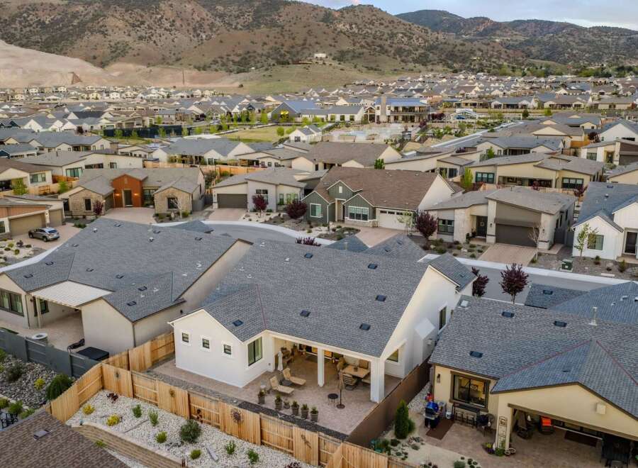 Discover your dream home in this stunning neighborhood! This property boasts a modern design with a spacious layout, perfect for comfortable living.