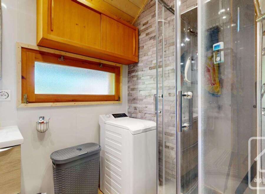 Discover a modern bathroom with a sleek design.