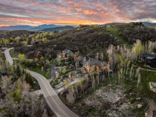 Discover luxury living in this stunning mountain estate, boasting breathtaking views and unparalleled privacy.