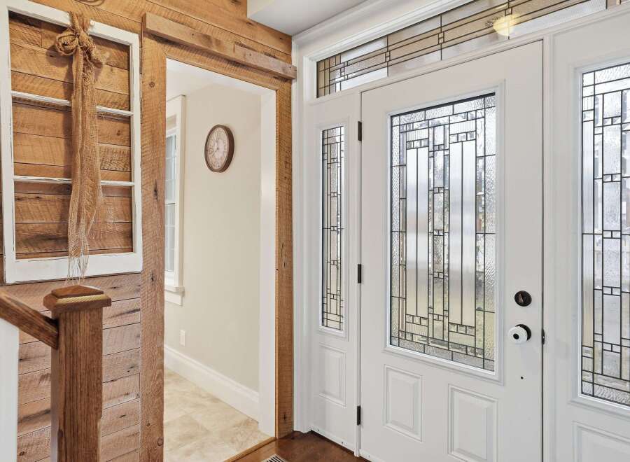 Step into this inviting home and be greeted by a stunning entryway.