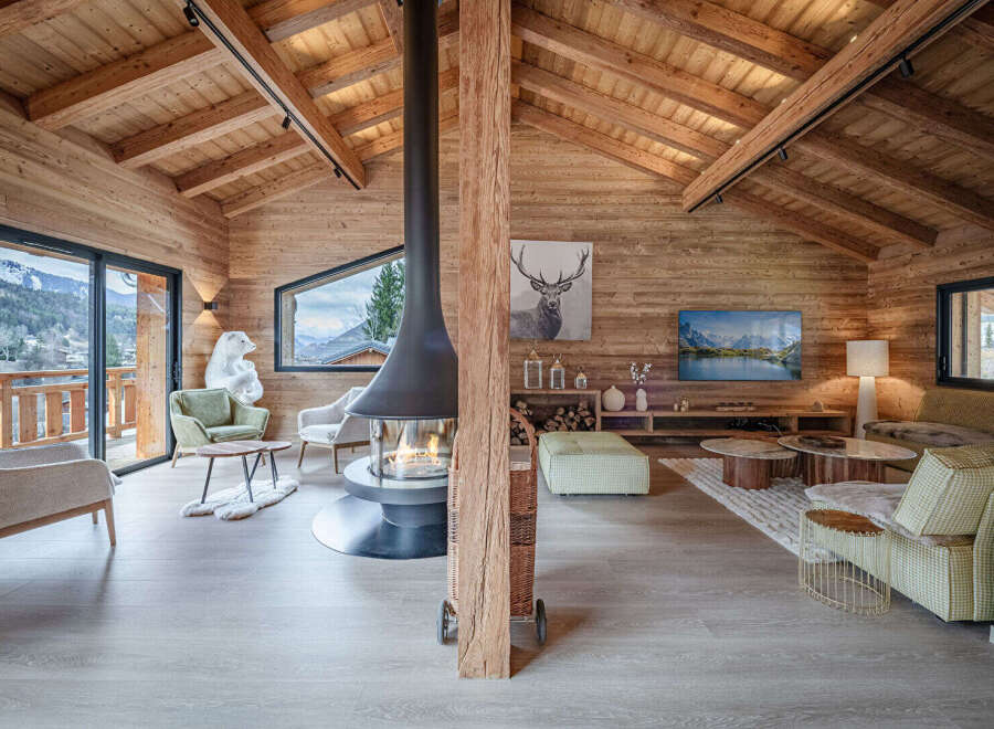 Experience the epitome of alpine luxury in this stunning chalet.