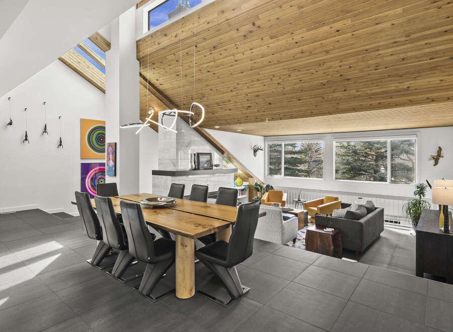 This stunning modern home boasts a spacious open-concept design, perfect for entertaining.
