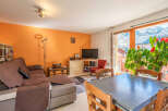 Discover this charming living space, perfect for relaxation and entertaining.