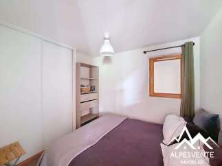 Discover this charming bedroom, perfect for a cozy retreat.