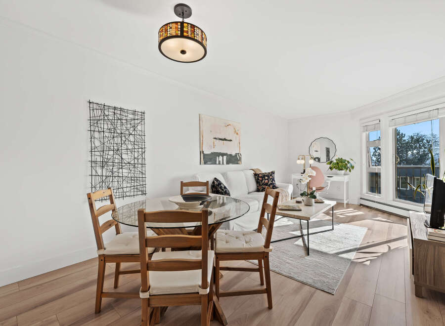 This stunning property boasts a bright and airy living space, perfect for modern living.