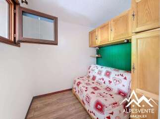 Discover this charming property featuring a cozy living space, perfect for relaxation.