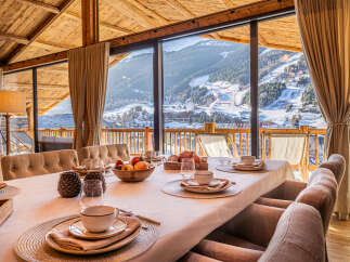 Experience luxury living with breathtaking mountain views in this stunning property.