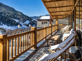 Enjoy breathtaking mountain views from this stunning property.