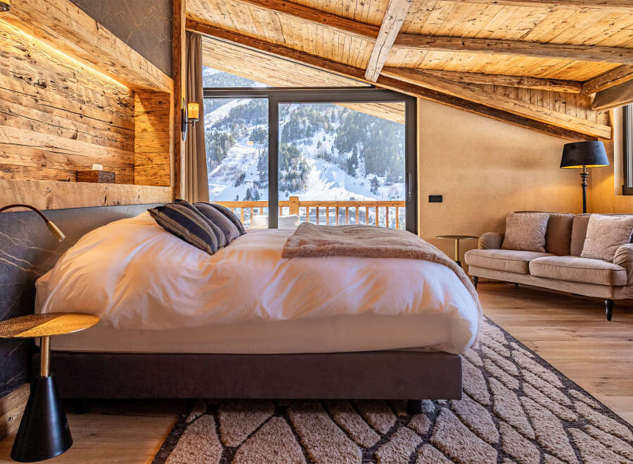 Experience the ultimate in luxury and comfort in this stunning bedroom.