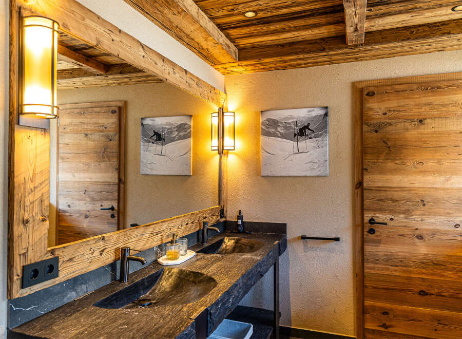 Experience rustic elegance in this stunning bathroom.