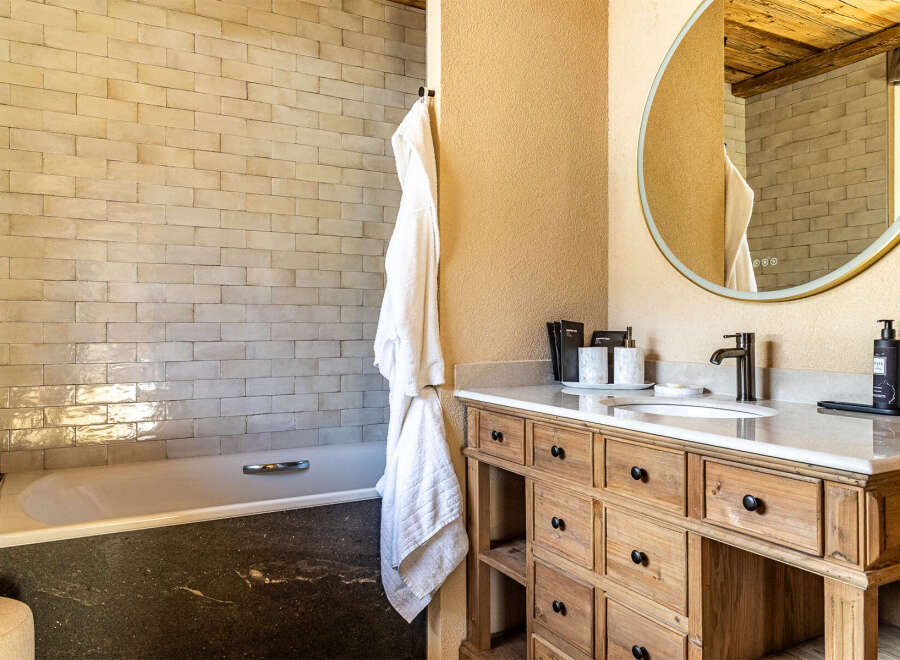 Step into luxury with this stunning bathroom featuring a sleek design and high-end finishes.