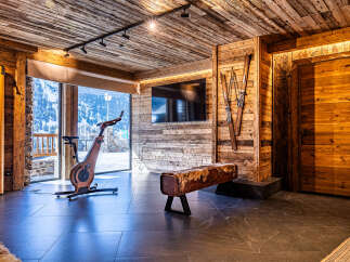 Experience luxury living in this stunning property, featuring a state-of-the-art home gym.