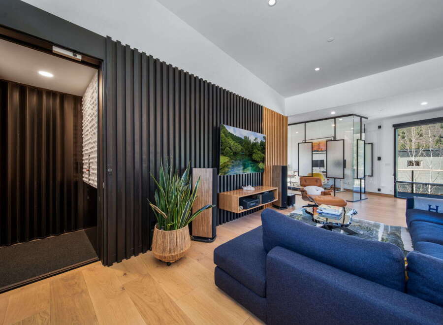 Experience luxury living in this stunning property, featuring a modern design with high-end finishes.