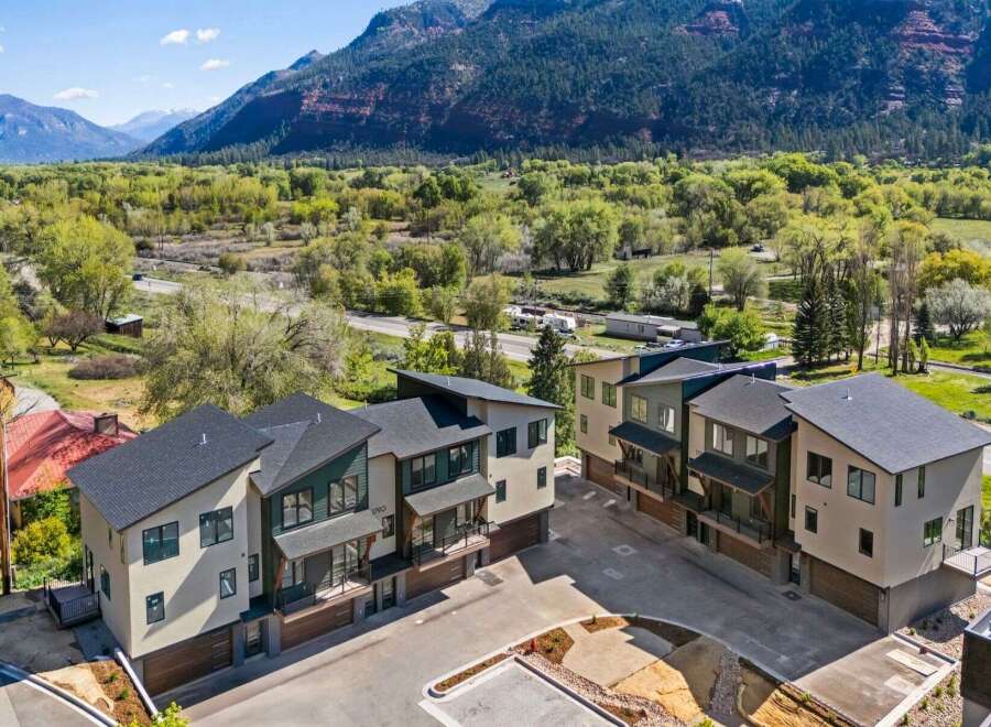 Discover luxury living in this stunning property, boasting modern architecture and breathtaking mountain views.