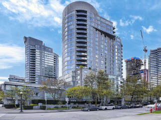 Discover luxury living in this stunning high-rise condo, boasting modern architecture and breathtaking city views.