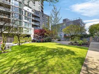 Discover urban living at its finest with this stunning property.