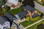 Discover this stunning property featuring a modern design and a prime location.