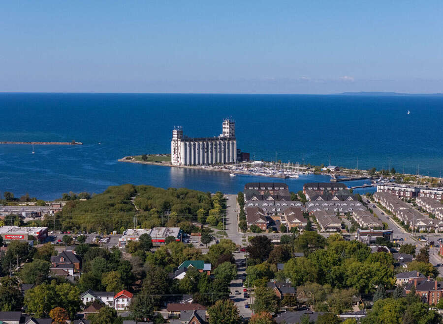Discover stunning waterfront living in this picturesque location! This property boasts breathtaking views of the lake and a charming neighborhood.