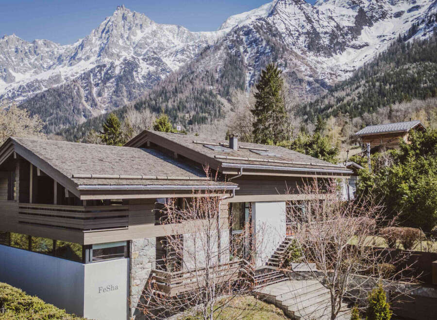 Discover the epitome of alpine luxury in this stunning property, perfectly nestled against a backdrop of majestic, snow-capped mountains.