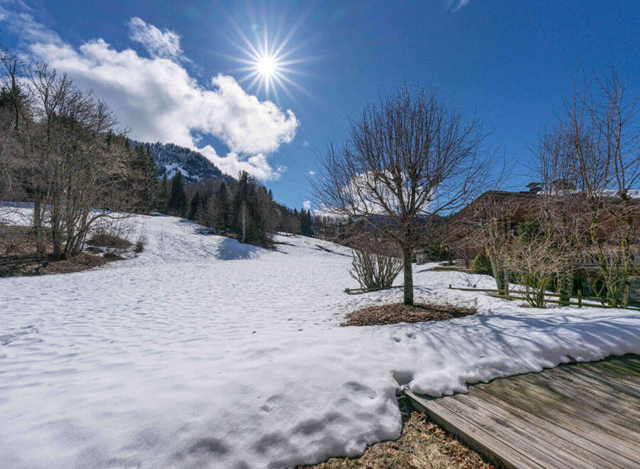 Nestled in a serene mountain landscape, this property offers a unique blend of natural beauty and modern comfort.