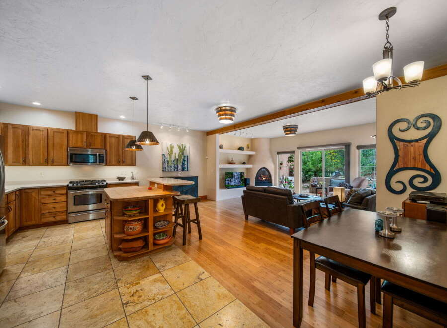 This stunning property boasts a spacious open-concept design, perfect for modern living.
