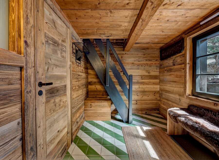 Step into rustic elegance with this stunning entryway.