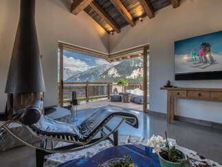 Experience luxury living in this stunning property with breathtaking mountain views.