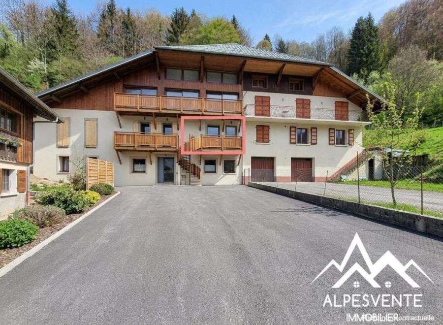 Discover this charming property nestled in a serene location, offering a perfect blend of comfort and style.