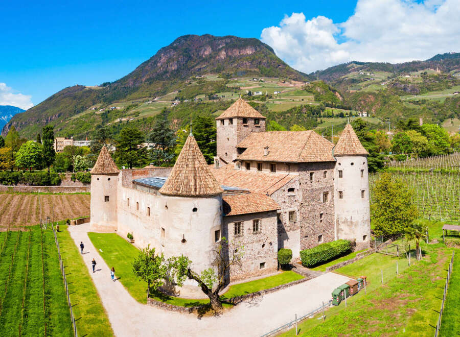 Discover the charm of this historic castle, a unique property with stunning architecture and rich history.
