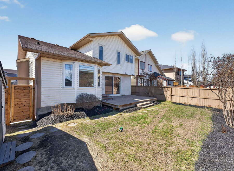 Discover this stunning property featuring a spacious backyard, perfect for outdoor gatherings and relaxation.