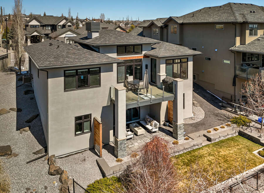 This stunning modern home boasts a sleek design and luxurious features.