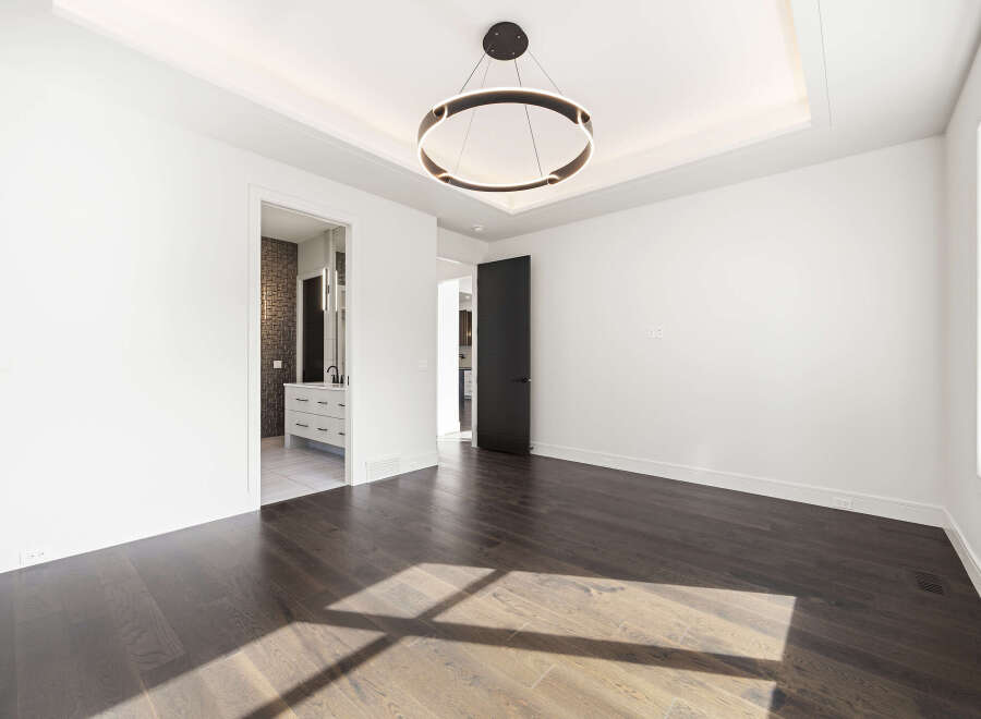 Step into luxury with this stunning property featuring a modern design and exquisite finishes.