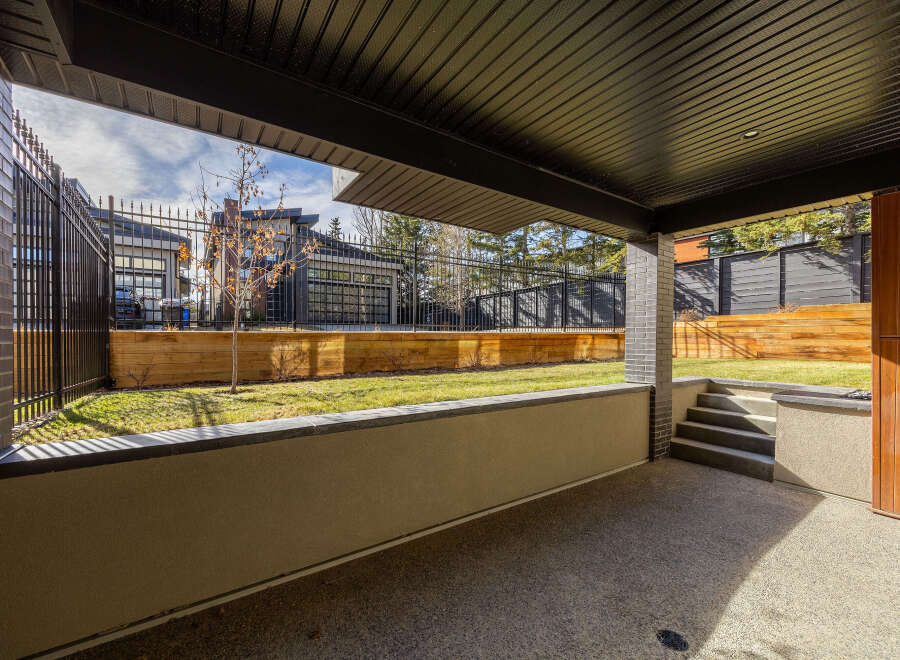 Discover the epitome of modern outdoor living in this stunning property.