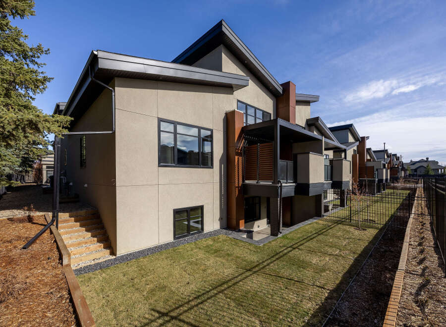 Discover modern living at its finest in this stunning property.