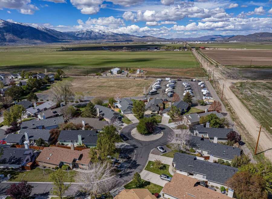 Discover the charm of this beautiful property, nestled in a serene neighborhood with stunning mountain views.