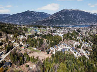 Discover the charm of this stunning property nestled in a picturesque landscape.