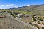 Discover luxury living in this stunning property, boasting breathtaking mountain views and a meticulously designed golf course.