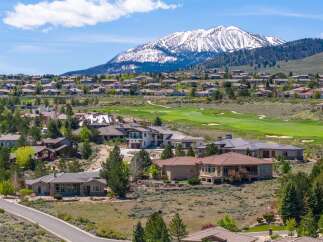 Discover luxury living in this stunning property nestled in a picturesque landscape.
