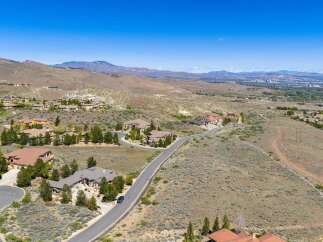 Discover the epitome of luxury living in this stunning property nestled in a picturesque landscape.