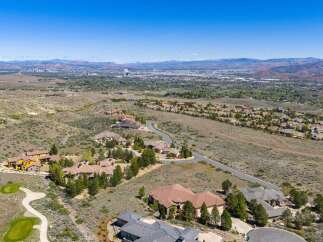 Discover luxury living with this stunning property, offering breathtaking views and unparalleled privacy.